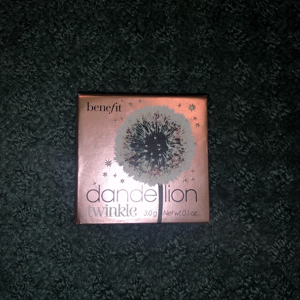 benefit cosmetics dandelion twinkle highlighter